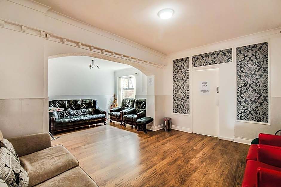 OYO The Longlands Hotel