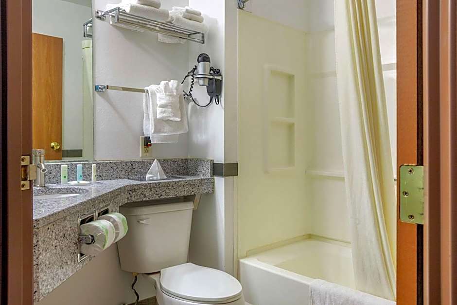 Quality Inn & Suites Prairie Du Chien