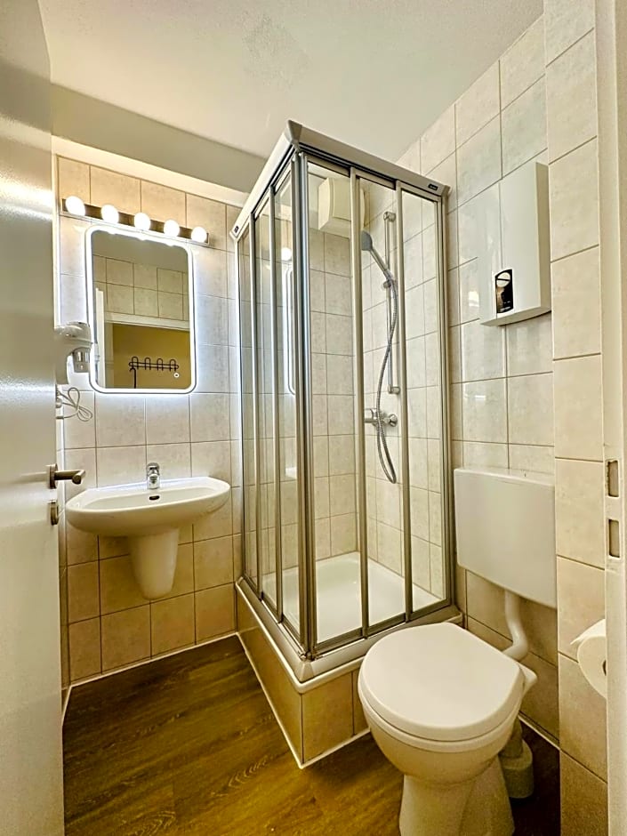 Nanis Hotel & Appartements