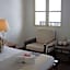 Heeren Palm Suites