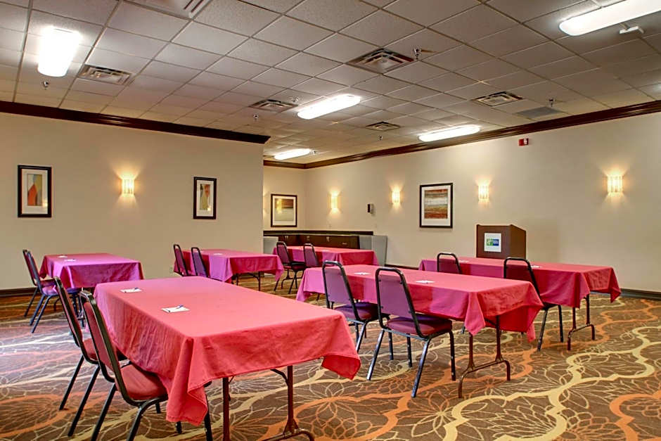 Holiday Inn Express Hotel Fort Campbell-Oak Grove By IHG