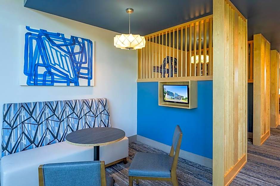 Holiday Inn Express & Suites Greenwood North By IHG