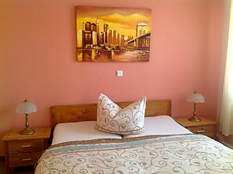 Single Room with Private External Bathroom