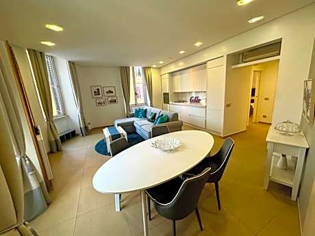 Deluxe One-Bedroom Apartment