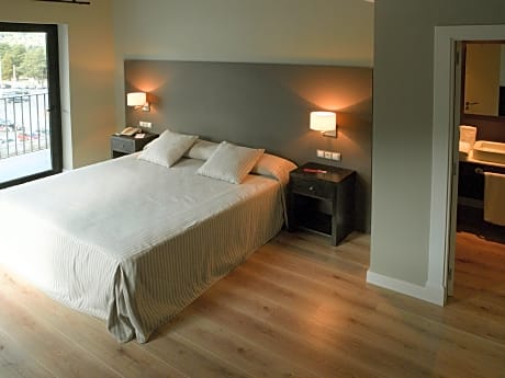 SINGLE ROOM (1 ADULT)