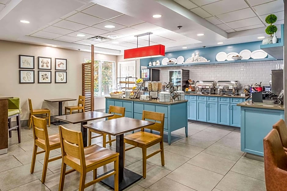 Country Inn & Suites by Radisson, Cookeville, TN