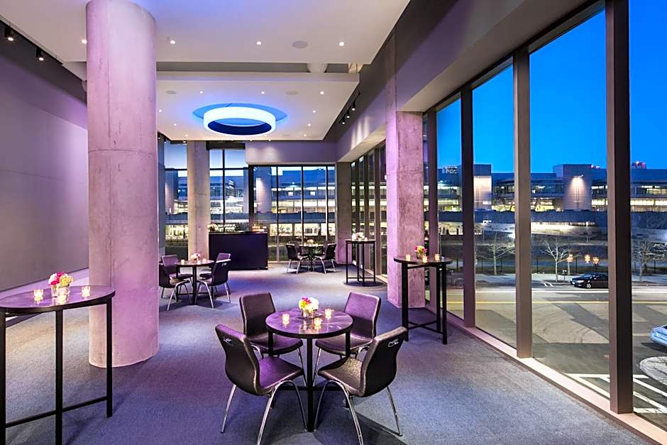 Aloft Boston Seaport District