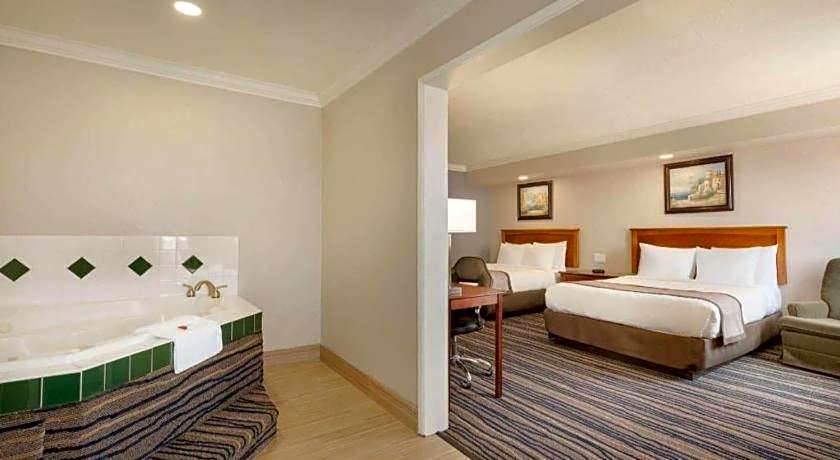 Days Inn by Wyndham Eureka CA
