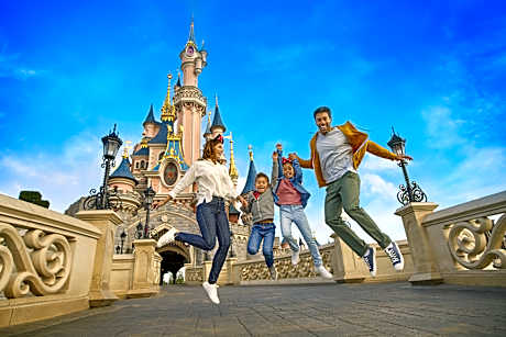 Disney Davy Crockett Ranch + Tickets