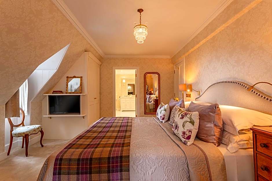 Photo 1 of 5 of West Wing Suite