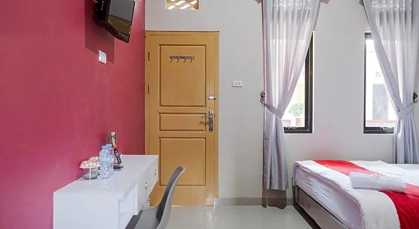 RedDoorz Syariah near Hajimena Lampung