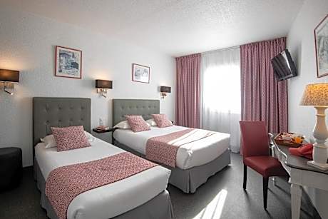 Comfort Family Room with Shower