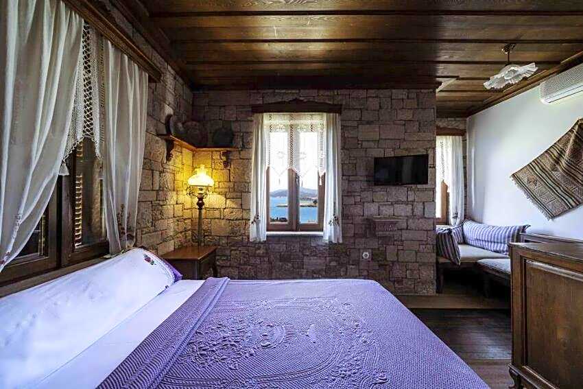 Cunda Tas Konak Otel