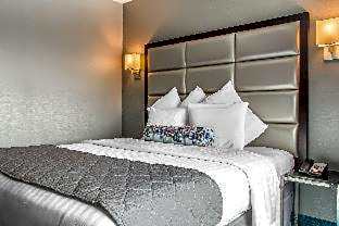 Umbrella Hotel Bronx