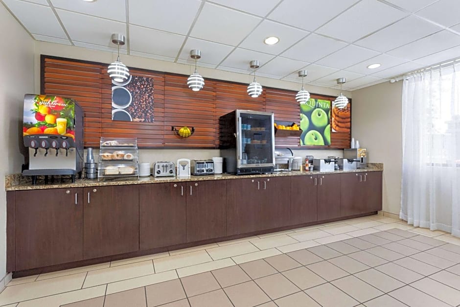 La Quinta Inn & Suites by Wyndham Bonita Springs Naples