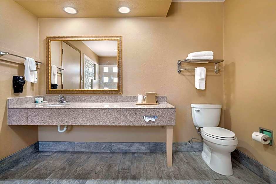 Quality Inn Brookhaven