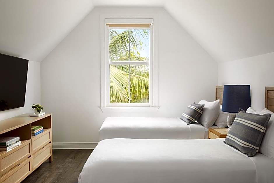 Parrot Key Hotel & Villas