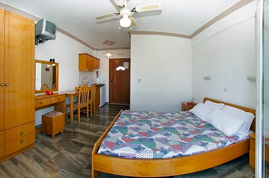 Nikos Studios and Apartments