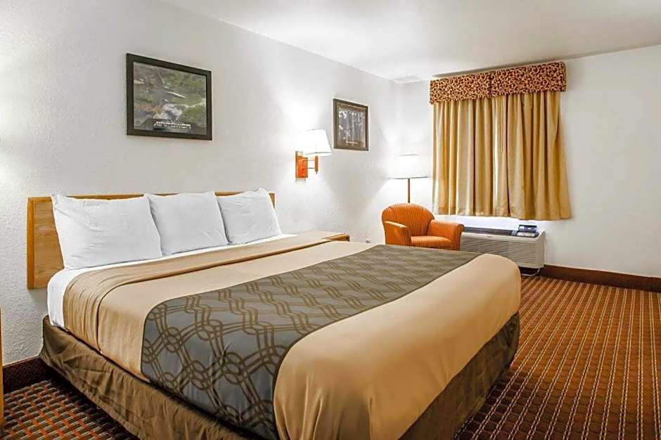 Econo Lodge Truman Inn