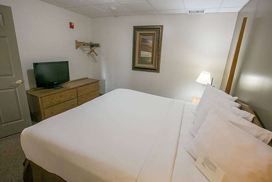 Lodging on the Square