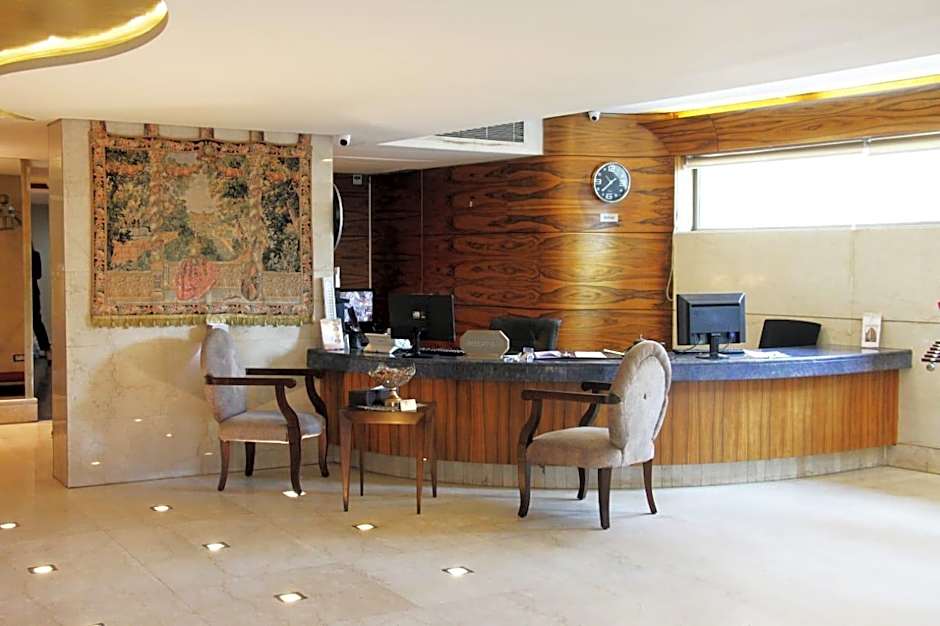 King Suites Hotel