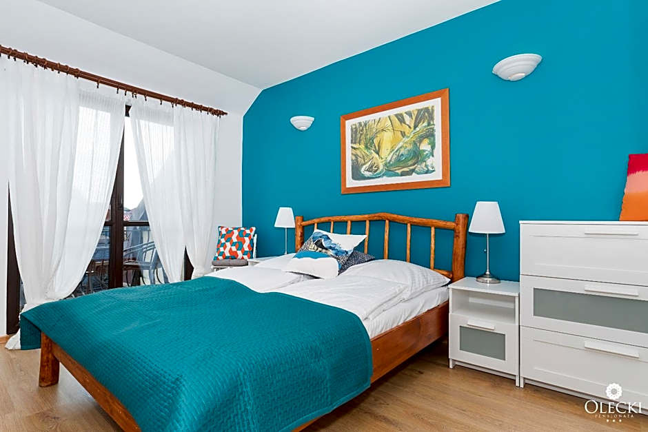 OLECKI Holiday House