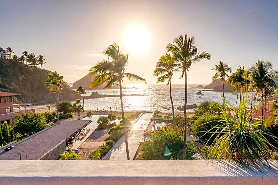 El Careyes Club & Residences