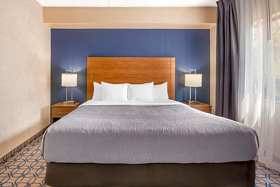 Quality Suites