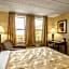 La Casa Inn & Suites-Middleboro