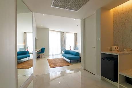 Corner Suite