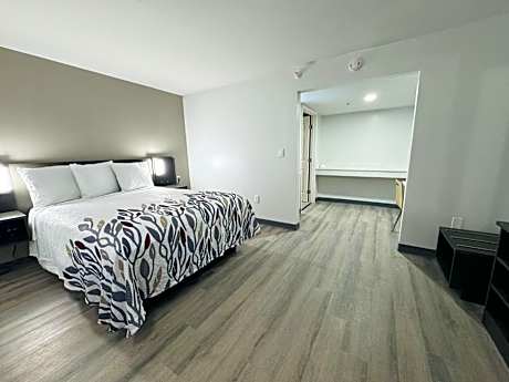 Deluxe King Room Disability Access Non-Smoking