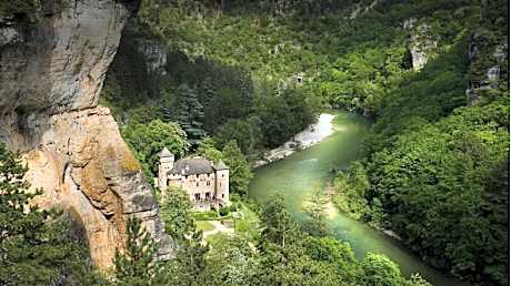 Demeures et Château De La Caze