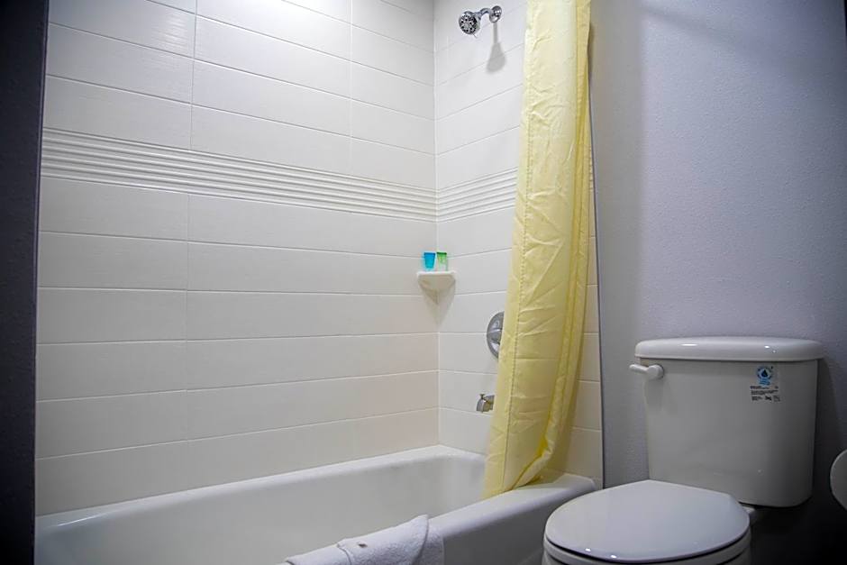 Pico Rivera Inn and Suites