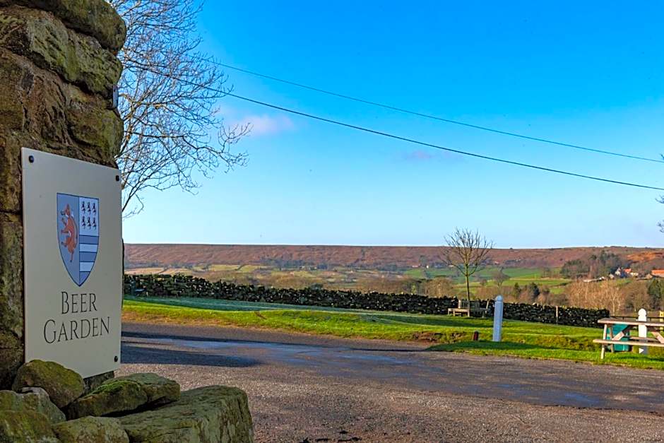 The Fox & Hounds Inn & Camping Pods