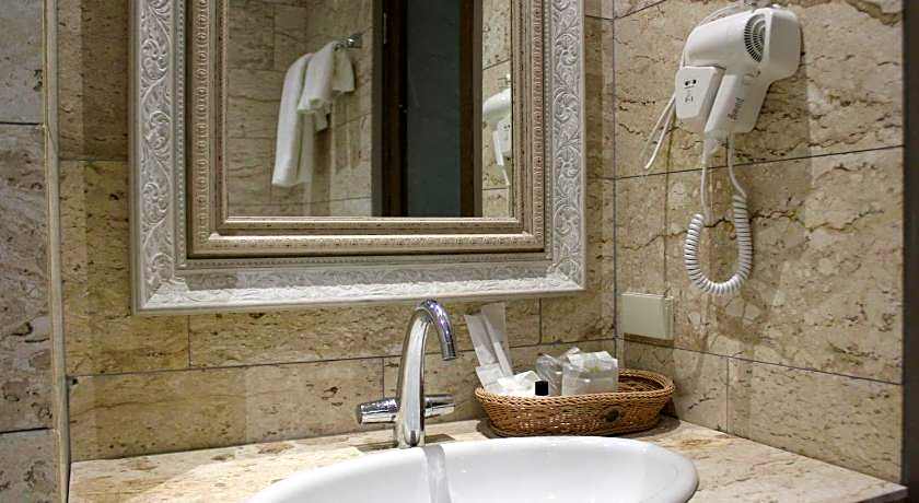 The Glory River Kwai Hotel