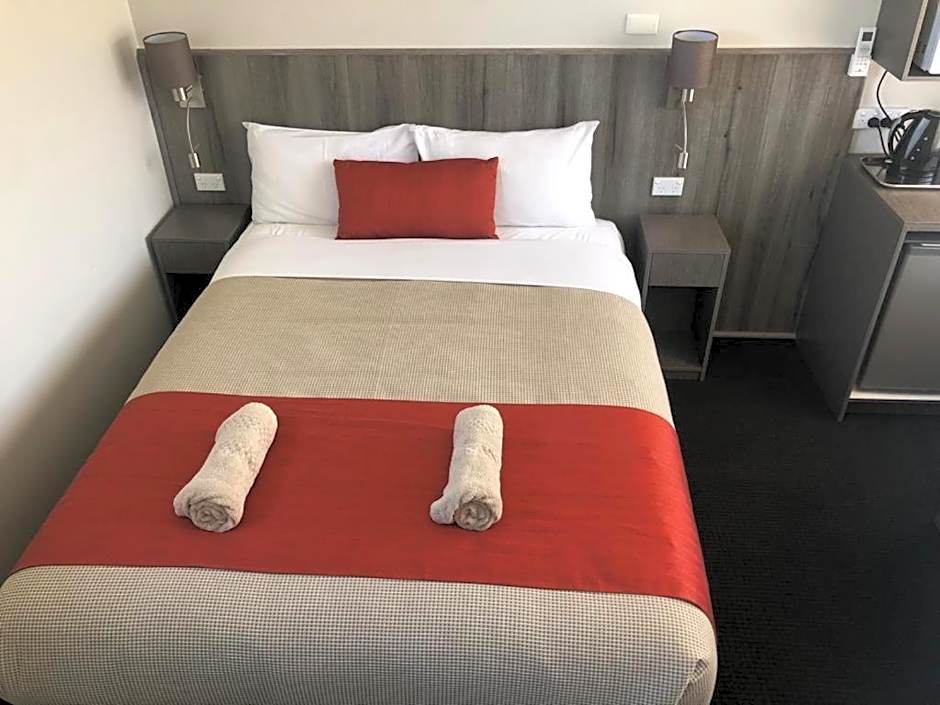 Bradman Motor Inn