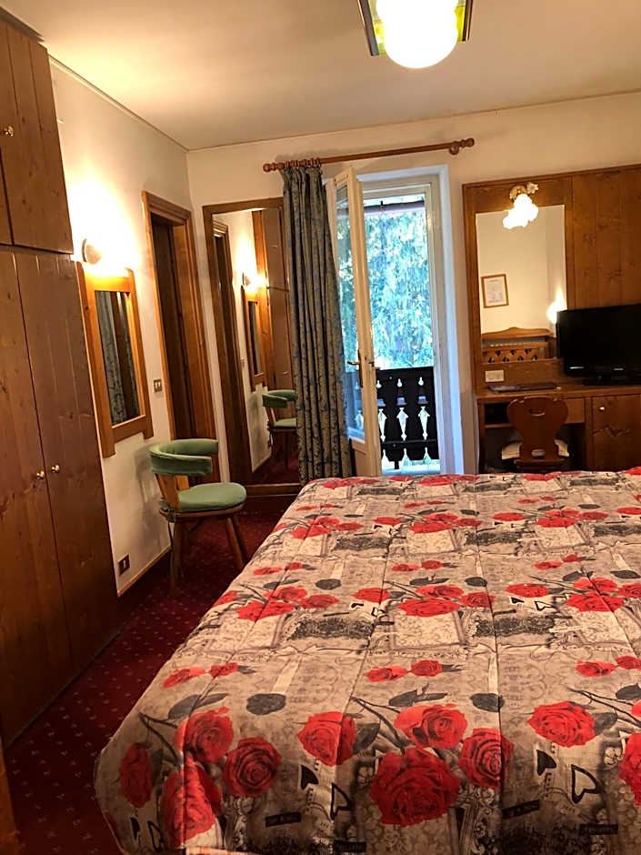 Photo 1 of 10 of 1 Double Bed or 2 Beds, View, Balcony