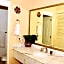 VILLA PARA 8p 6A 2M dentro del HOTEL a un costado del Krystal IXTAPA cuenta con playa y WIFI