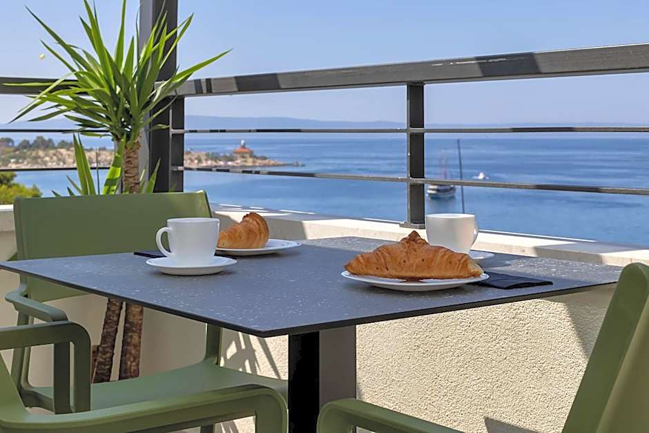 Beachfront Apartment Beach Makarska Residence Srzić