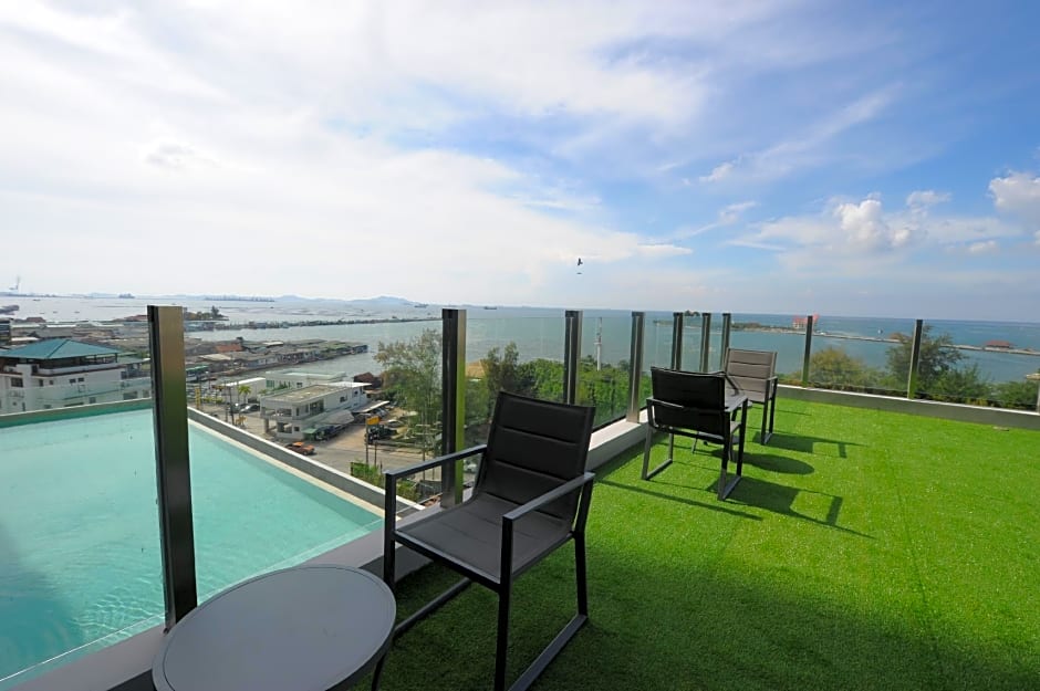 Oakwood Hotel & Residence Sri Racha