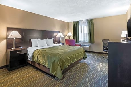1 King Bed, Nonsmoking, Accessible