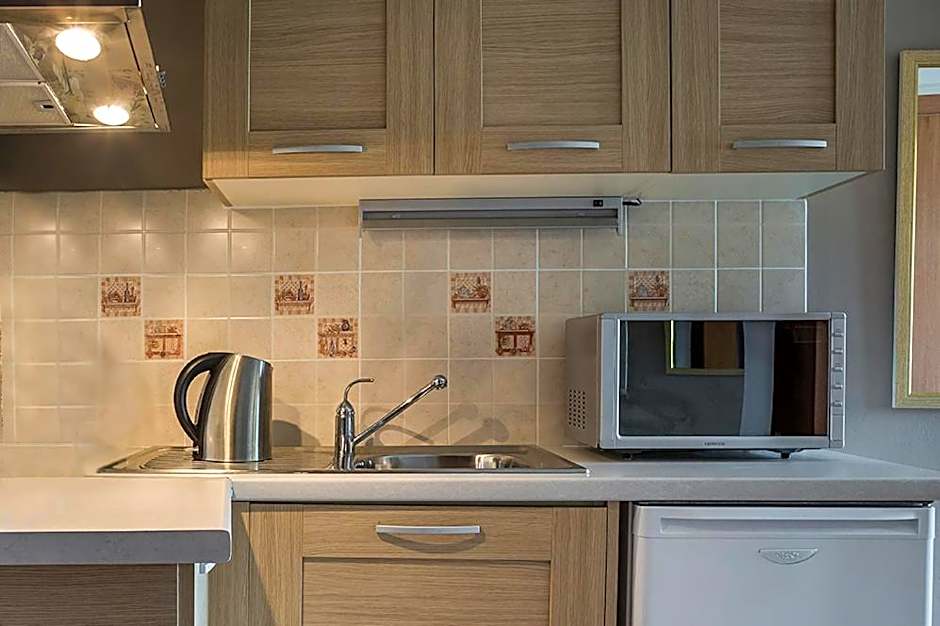 Balhambra Suites - Adults Only