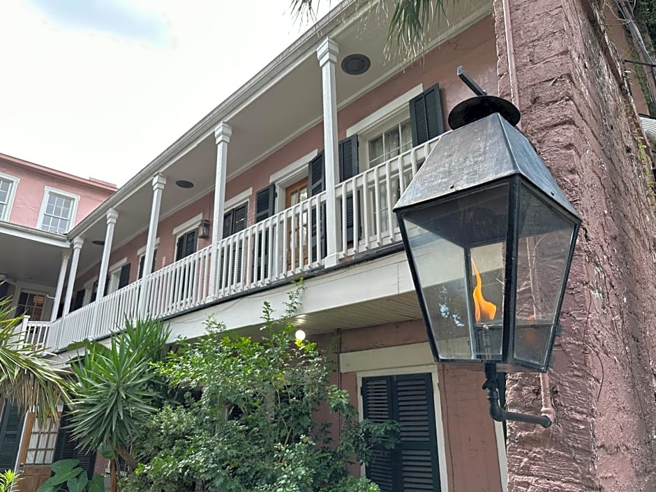 Lamothe House Hotel