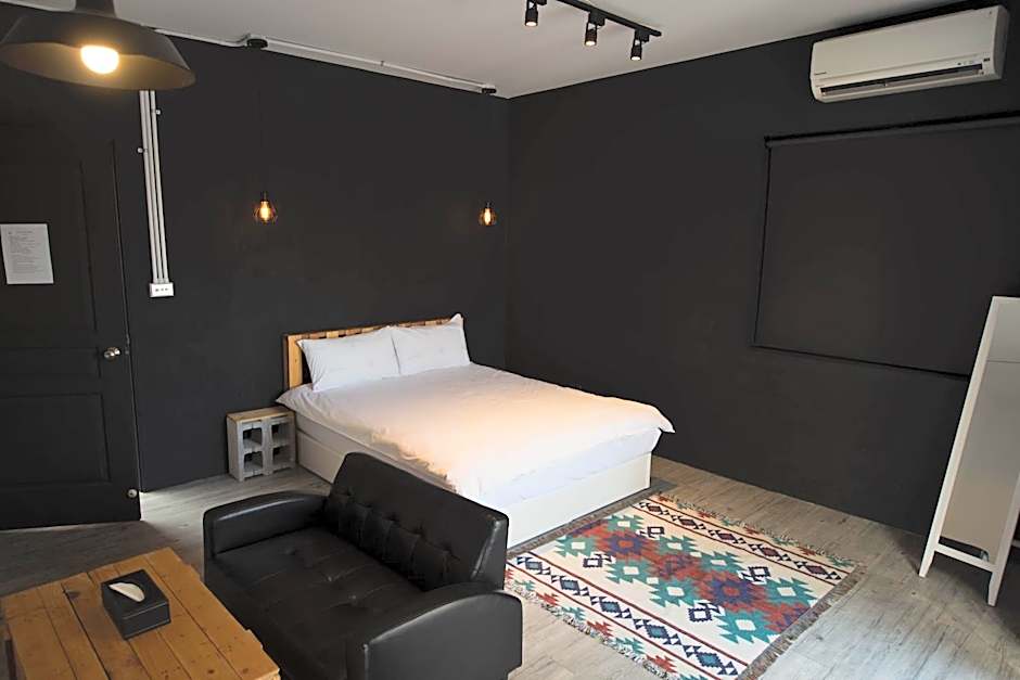 被愛咖啡小旅館 Birdeye Garden