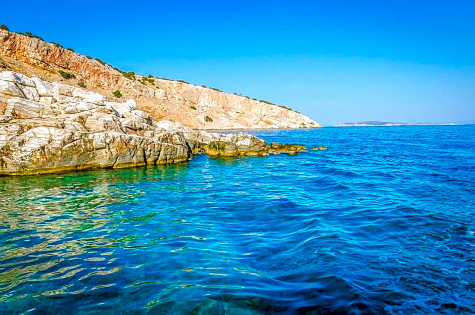 Melidron Hotel & Suites