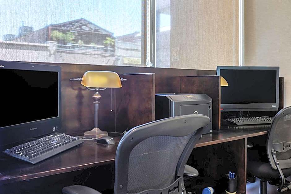 Comfort Suites Visalia