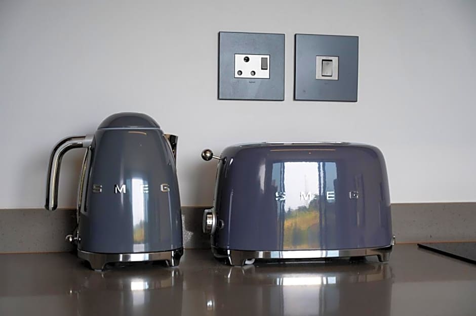 Luxury Bellagio 003 One Bed with Inverter