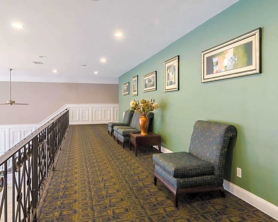 Rodeway Inn & Suites Williamsburg Central