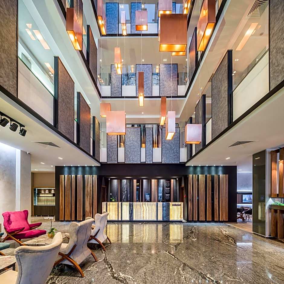 Sky Blue Hotel & Spa