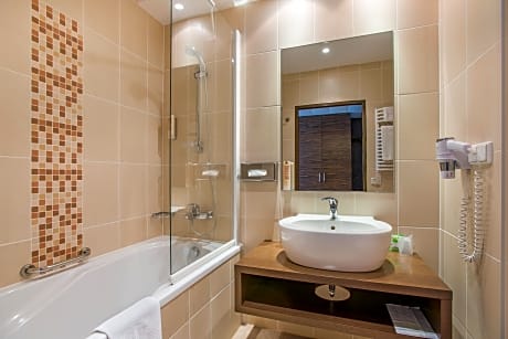 Double or Twin Standard